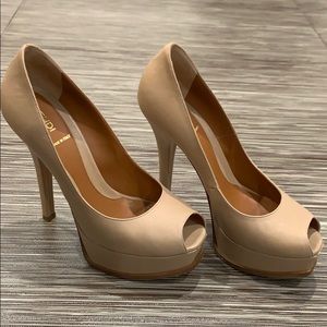 Platform high heel Fendi pumps